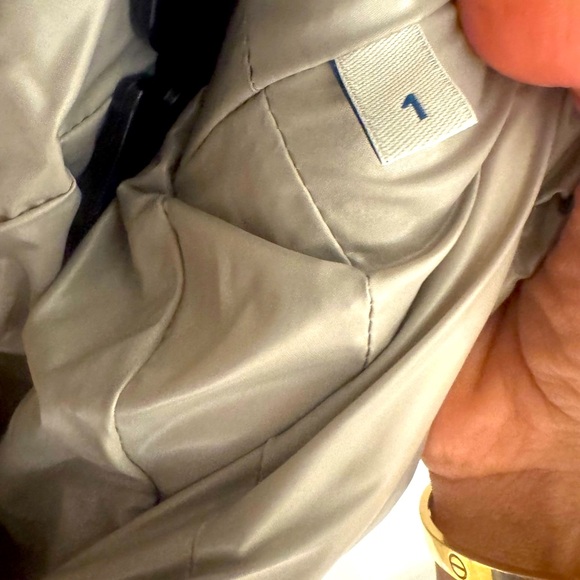 Moncler
Guery Giubbotto Down Jacket - Picture 10 of 12